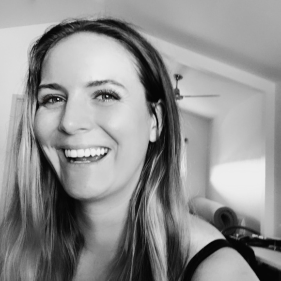 Meet your Posher, Julia - Picture 1 of 1